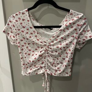 White Crop Top. USED — In excellent condition. No stains or flaws!